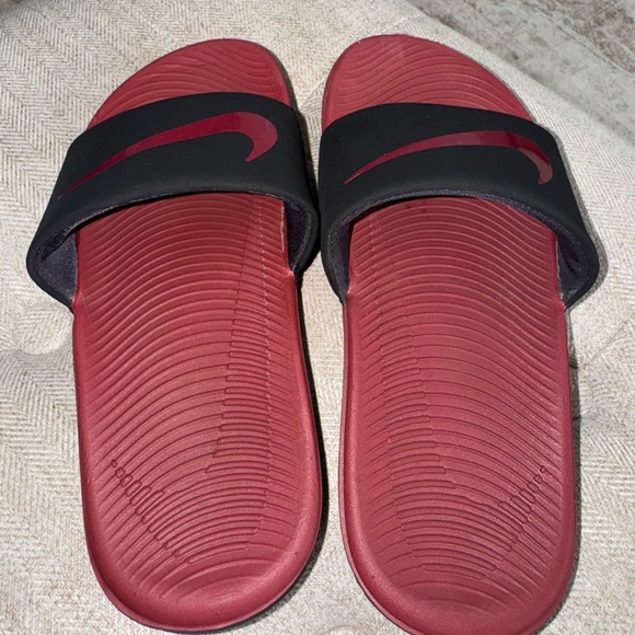 Nike Kids Sandals - Black and Red - Picture 2 of 6